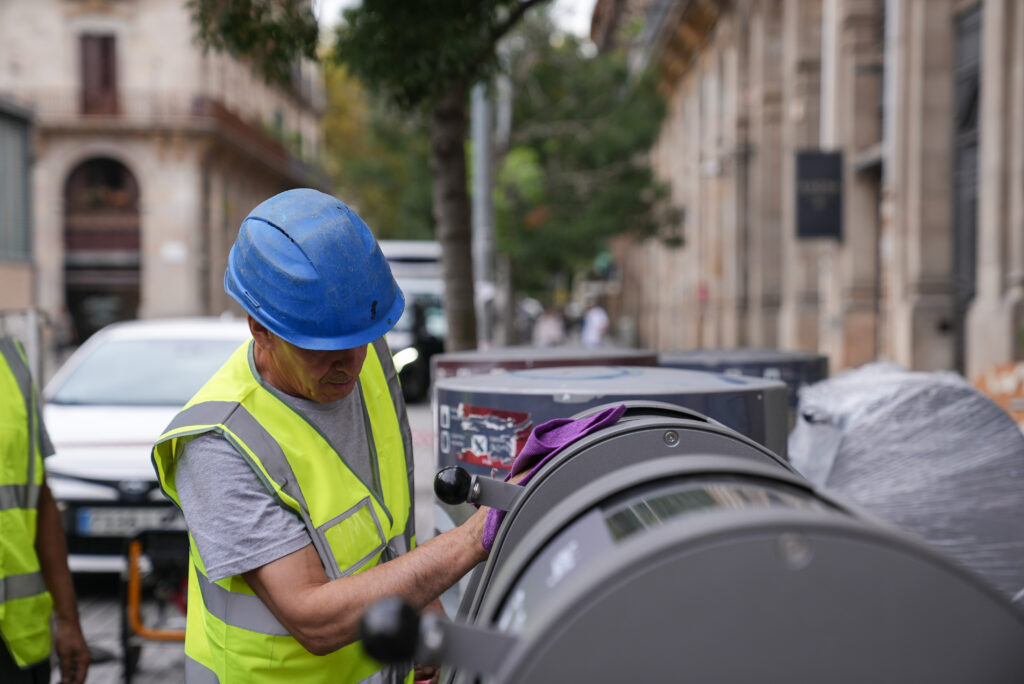 New Gyro model inlets getting installed in the city of Barcelona (Courtesy: Barcelona Municipality)