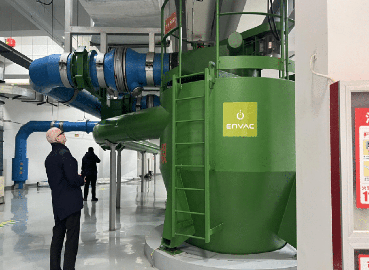Cyclone in an automatic waste terminal